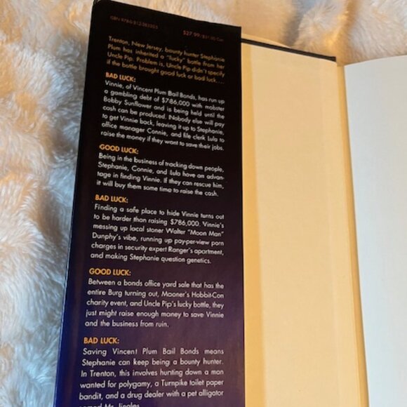 Sizzling Sixteen A Stephanie Plum Novel by Janet Evanovich Hardcover Book - Picture 4 of 5